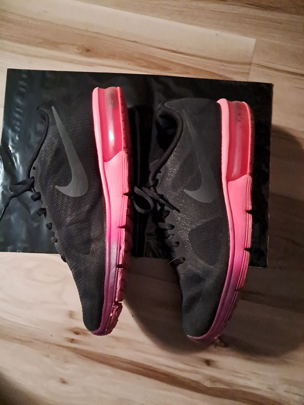 Nike Women’s Black Running Shoes with Pink Gradient Sole